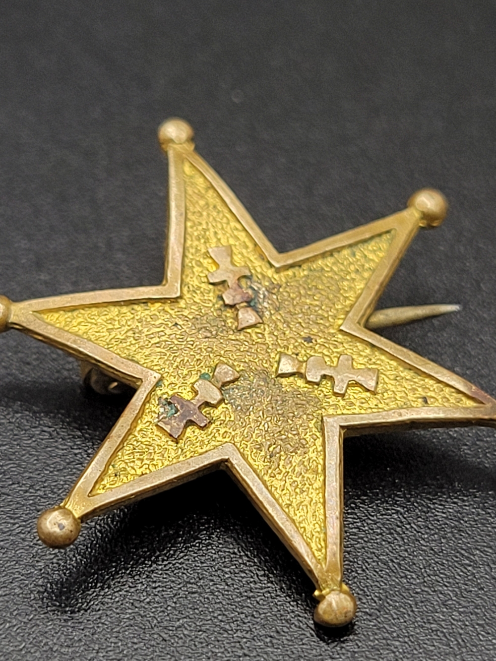 Antique Victorian Gold Tone Star Brooch Enamel Accents Six Point Ball Tips c1880 - Picture 7 of 8